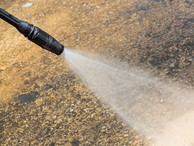 pressure-washing-services-11-kireth-ai