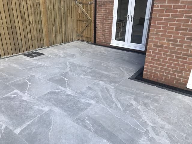 porcelain-patio-installers-1-kireth-ai